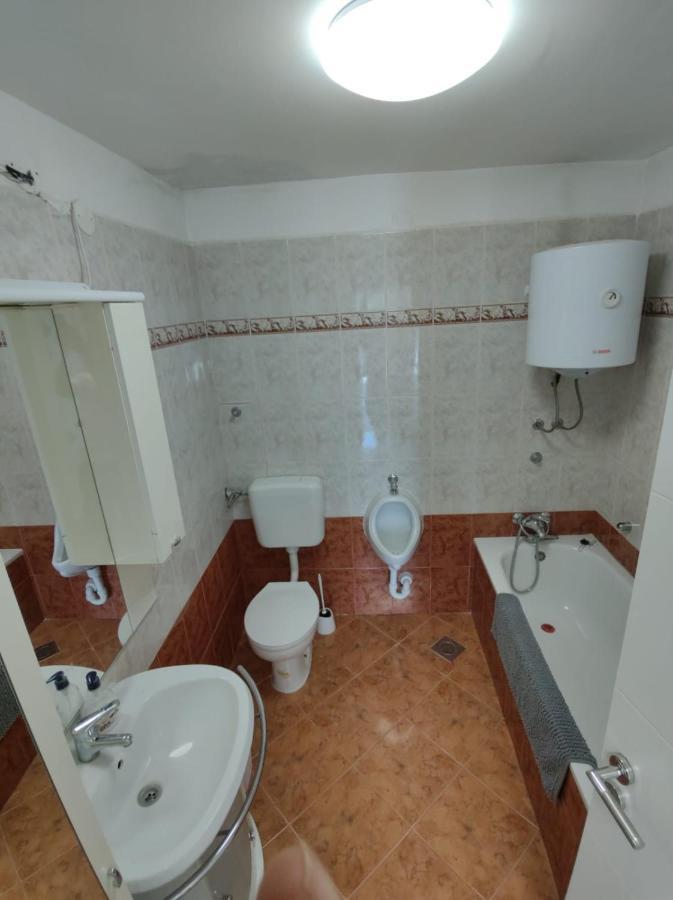 Modern Apartment Ana ロヴィニ エクステリア 写真
