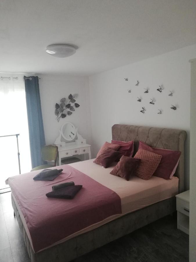 Modern Apartment Ana ロヴィニ エクステリア 写真