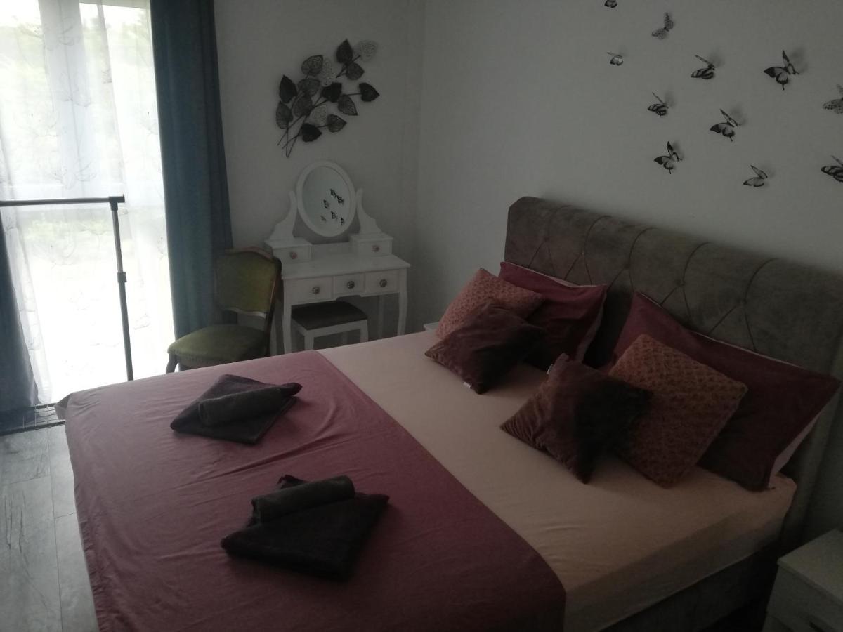 Modern Apartment Ana ロヴィニ エクステリア 写真